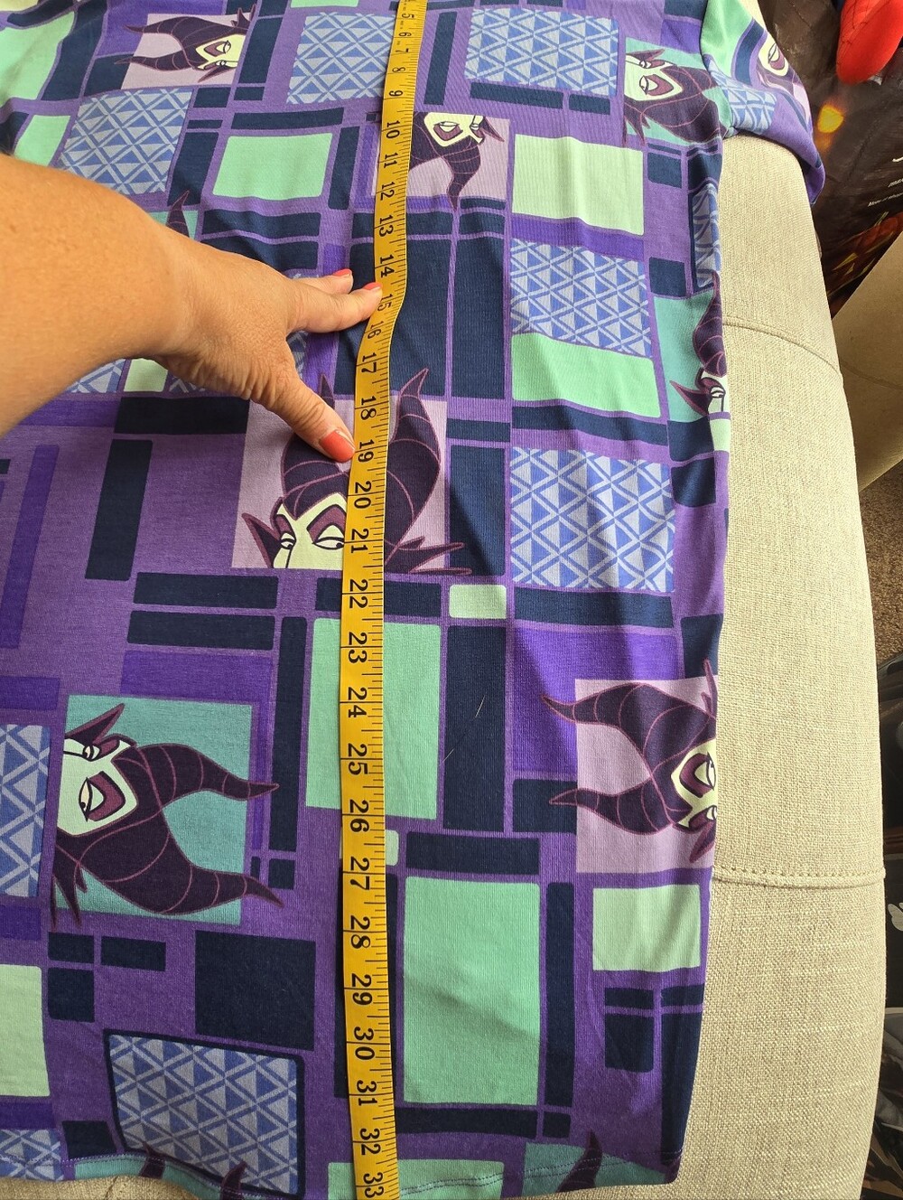 LuLaRoe Disney Maleficent Purple And Green Character Short Sleeve Tunic Top. - Picture 6 of 9